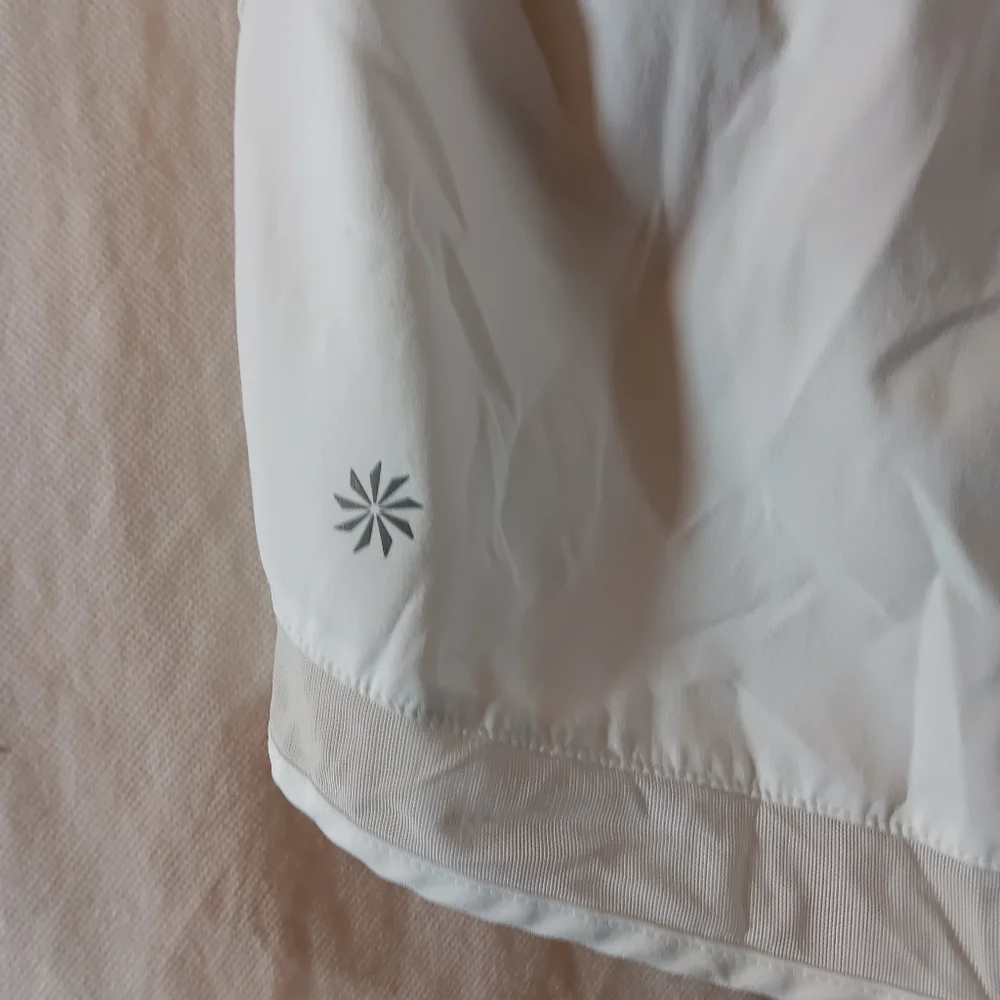 Athleta Womens Medium White Short Mesh Racer Run Mid Rise 4 inch Briefs Lining